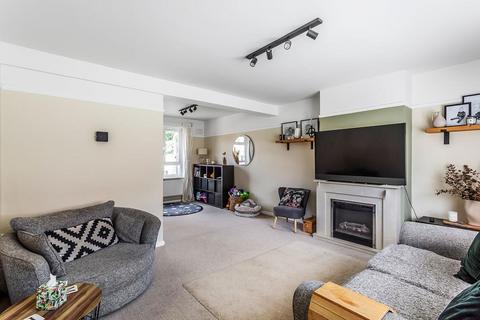 24 Dale View, Headley, Epsom, KT18 6EH