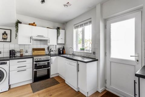 24 Dale View, Headley, Epsom, KT18 6EH