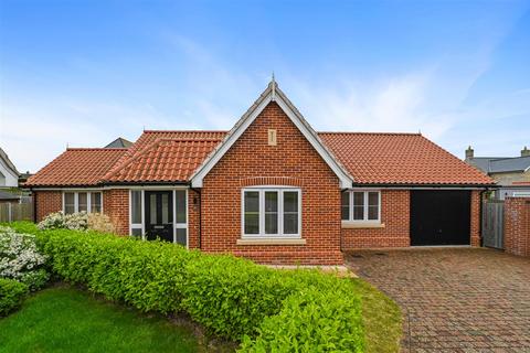 3 bedroom detached bungalow for sale, Florence Gardens, Summers Park, Lawford