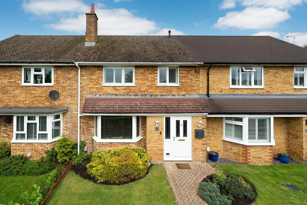Furze Road, Chaulden, Hemel... 3 bed terraced house for sale £450,000
