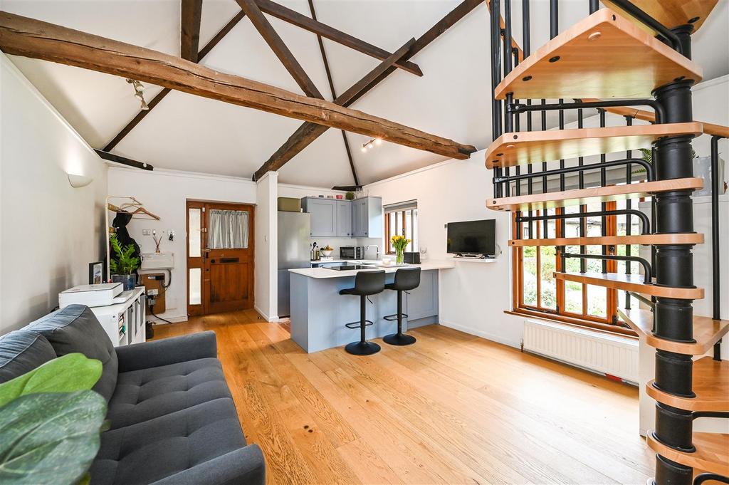 Sitting/Kitchen