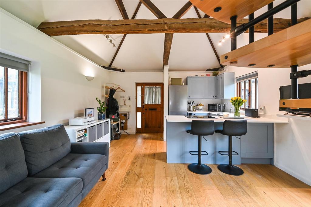 Sitting/Kitchen