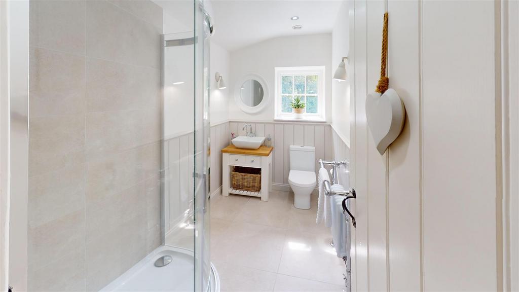 Fern-Cottage-Bathroom 1.jpg