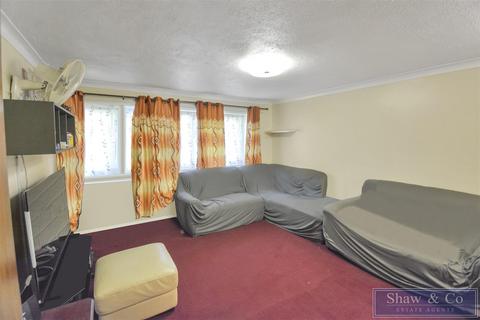 2 bedroom flat for sale, Memorial Close, Hounslow TW5