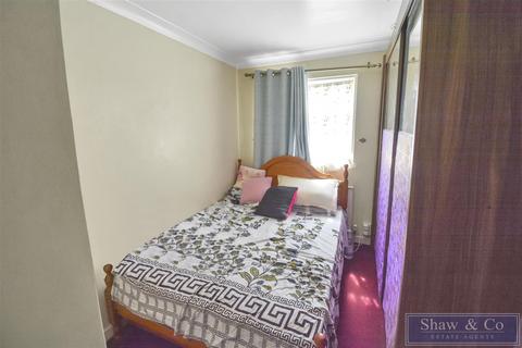 42 Memorial Close, Hounslow, TW5 0LN