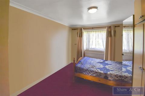 42 Memorial Close, Hounslow, TW5 0LN