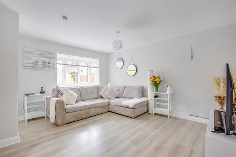 1 Rushbrooke Close, High Wycombe, HP13 7QN