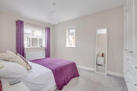 1 Rushbrooke Close, High Wycombe, HP13 7QN