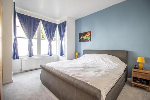 2 bedroom flat for sale, Burdett Avenue, Westcliff-on-Sea SS0