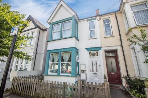 52 Burdett Avenue, Westcliff-on-sea, SS0 7JW
