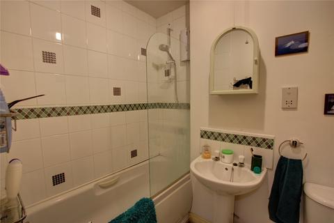 2 bedroom flat to rent, St. Giles Close, Gilesgate, Durham, DH1