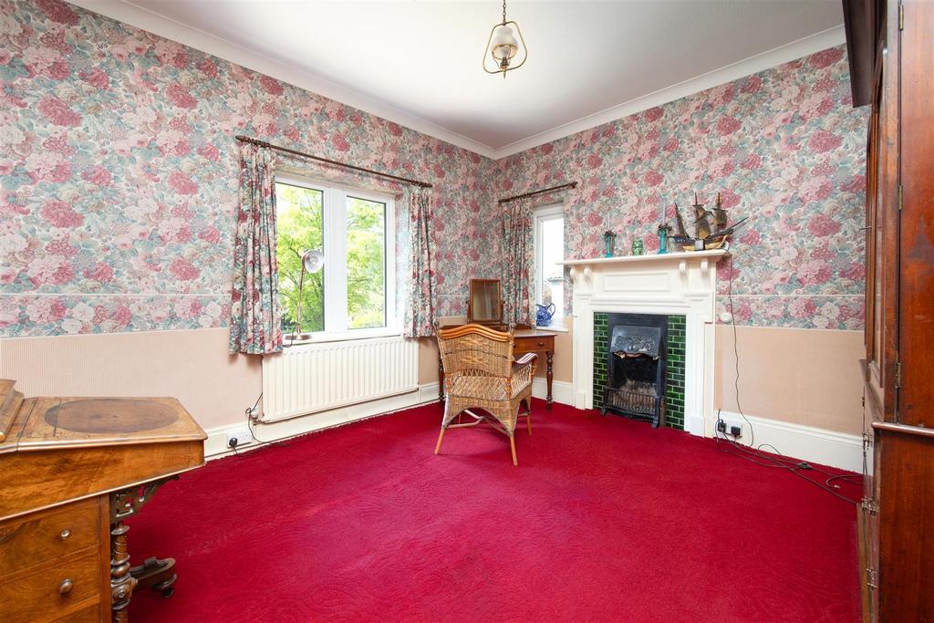 16 West Ashton Road Trowbridge BA14 7 BQ (18).jpg