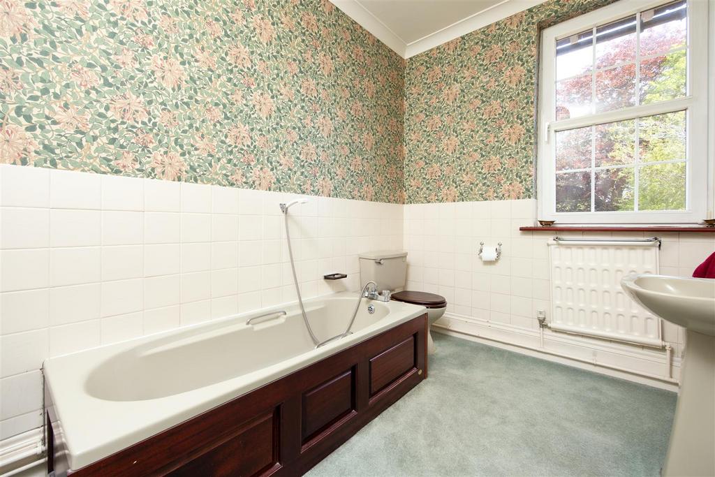 16 West Ashton Road Trowbridge BA14 7 BQ (22).jpg