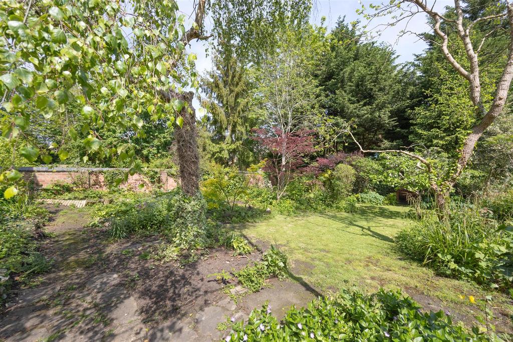16 West Ashton Road Trowbridge BA14 7 BQ (28).jpg