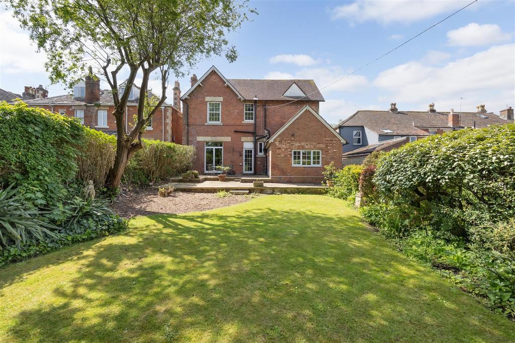 16 West Ashton Road Trowbridge BA14 7 BQ (35).jpg