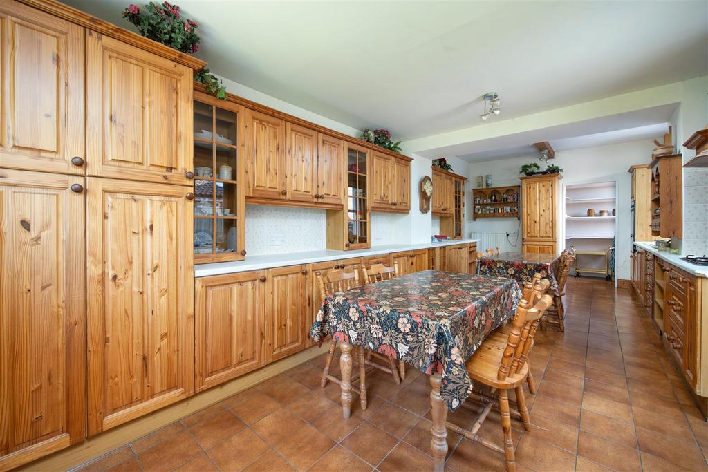 16 West Ashton Road Trowbridge BA14 7 BQ (14).jpg