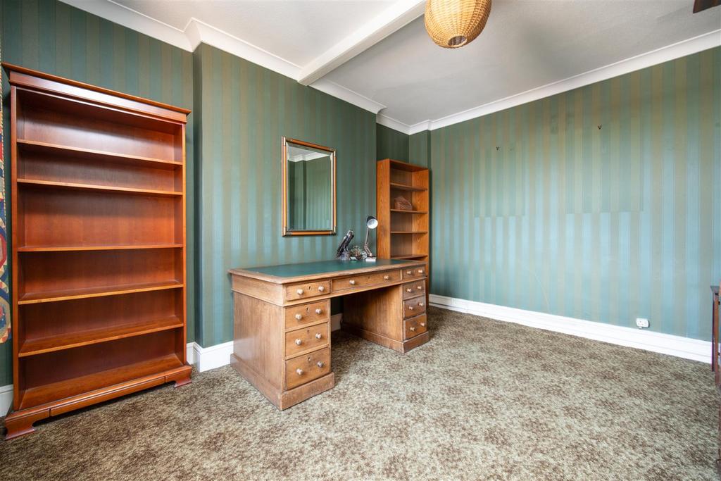 16 West Ashton Road Trowbridge BA14 7 BQ (17).jpg