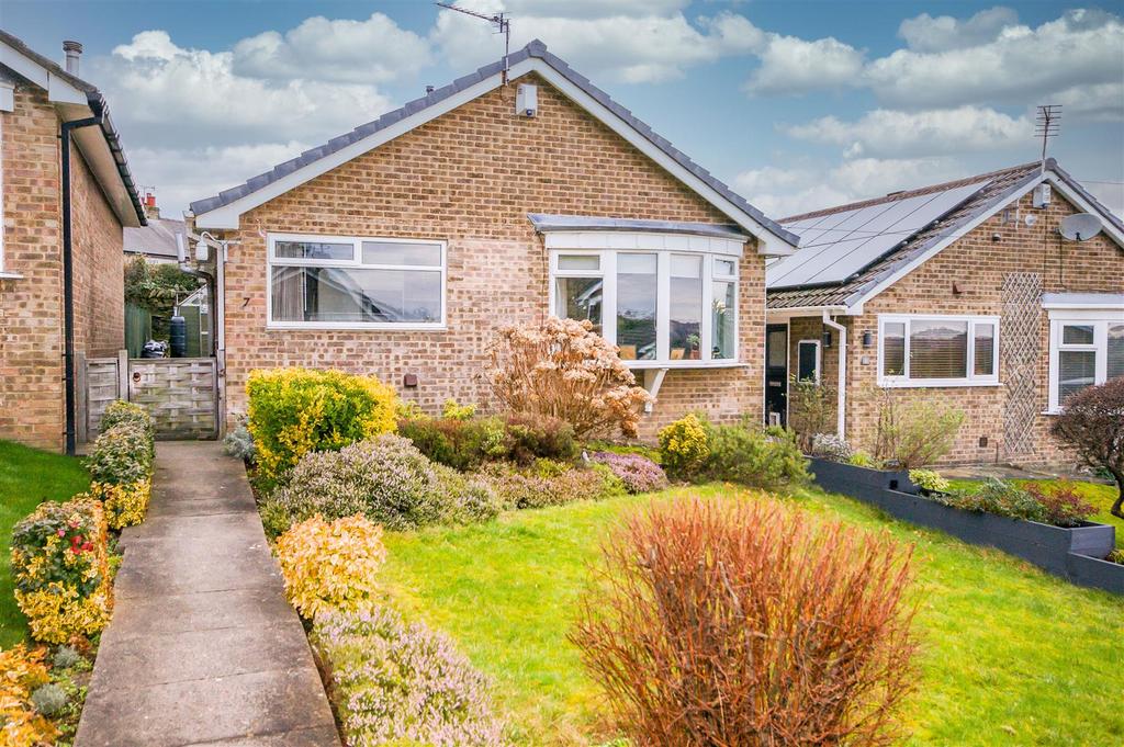 Ridgeway Gardens, Brighouse 3 bed detached house for sale £240,000