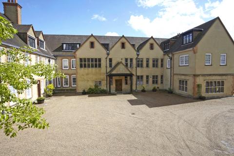 2 bedroom flat for sale, Goodwyns Place, Dorking, Surrey, RH4