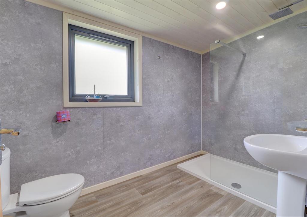 Shower room.jpg