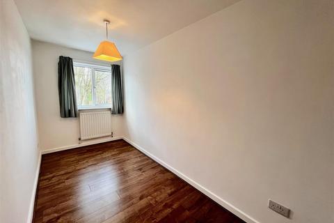 2 bedroom flat to rent, Ollerton Gardens, Gateshead