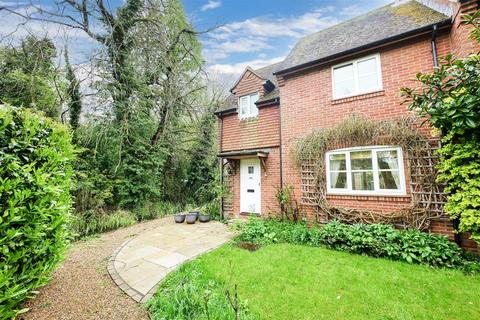 3 bedroom end of terrace house to rent, The Street, Ewelme OX10