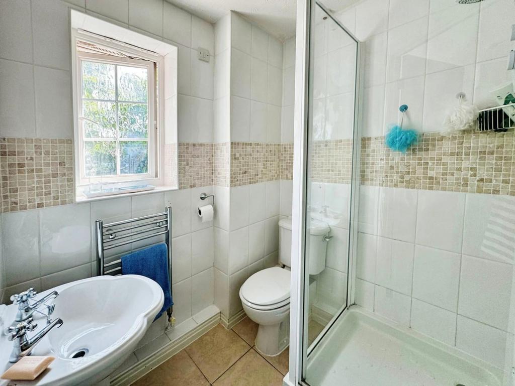 2751b42b-Bed1 20 Ensuite.jpg