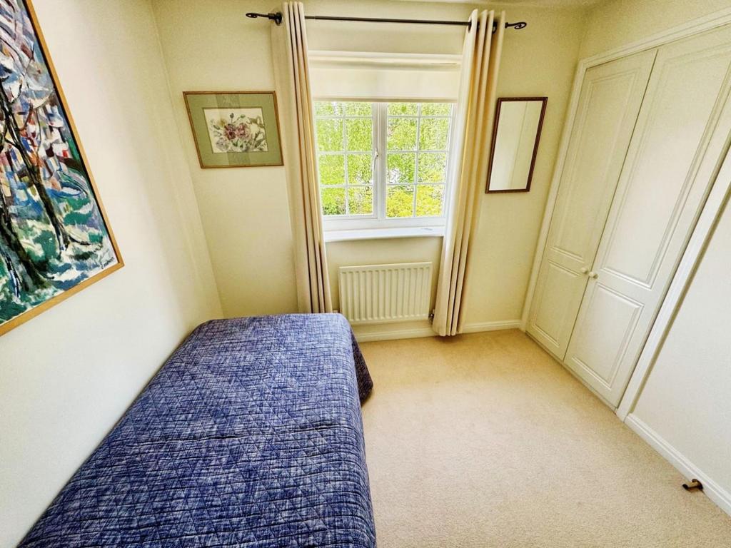 B207233b-Bed3.jpg