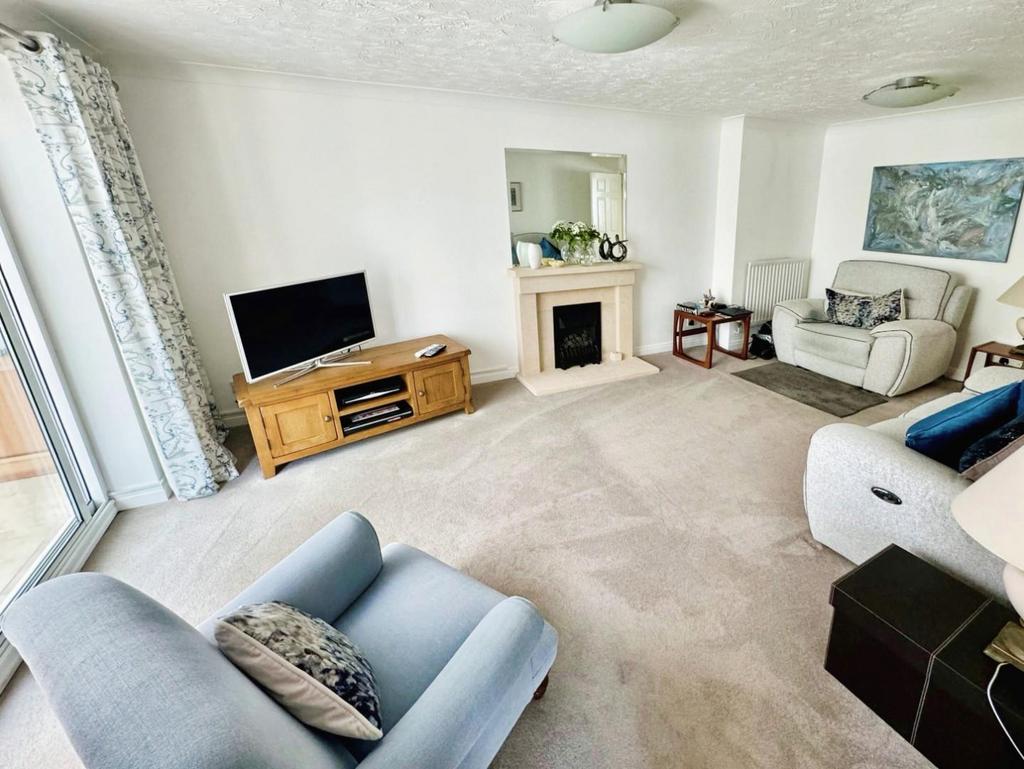 5300ac48-Living 20a.jpg
