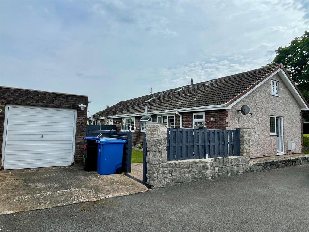 Rear and garage.jpg