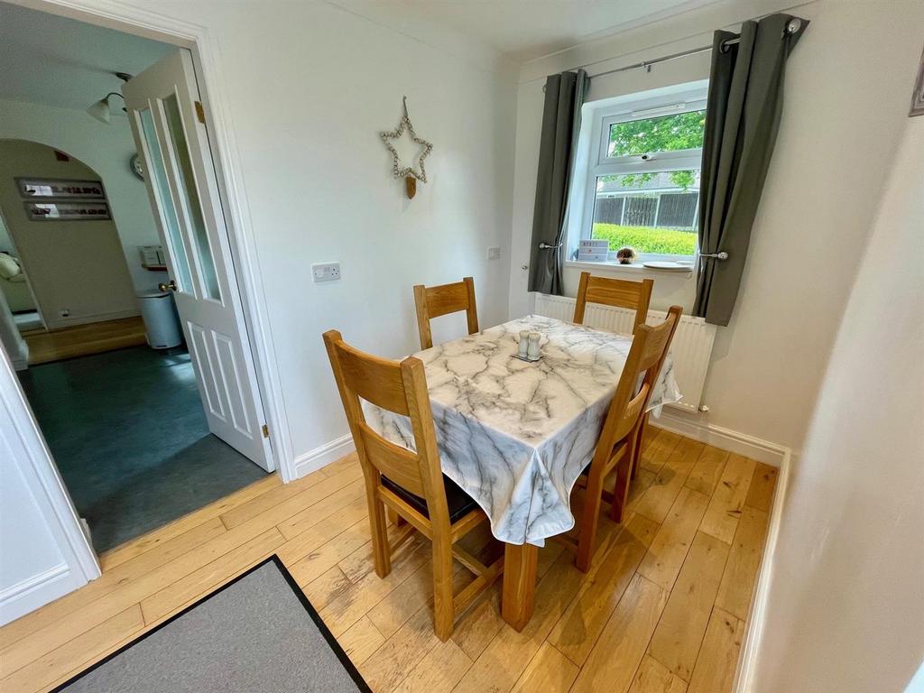 Dining room..jpg