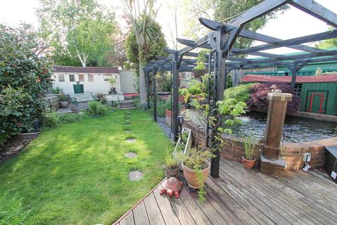 76 West Avenue, Wallington, SM6 8PH