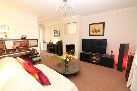 76 West Avenue, Wallington, SM6 8PH