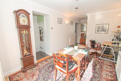 76 West Avenue, Wallington, SM6 8PH