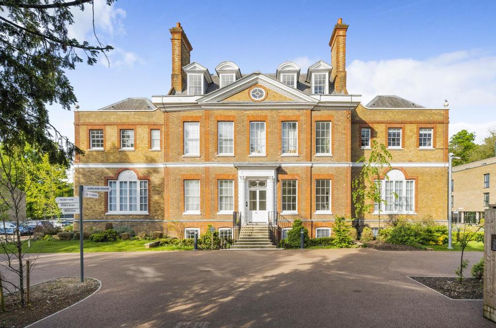 Chalk Lane, Epsom KT18 2 bed apartment for sale £750,000