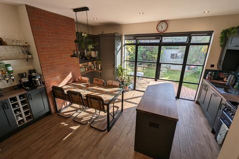 26 South Vale, Harrow, HA1 3PH
