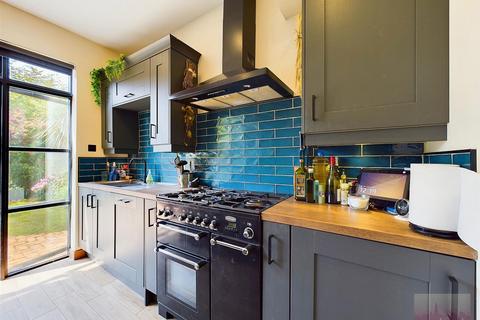26 South Vale, Harrow, HA1 3PH