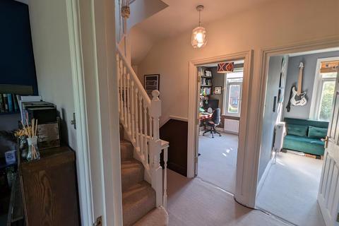 26 South Vale, Harrow, HA1 3PH