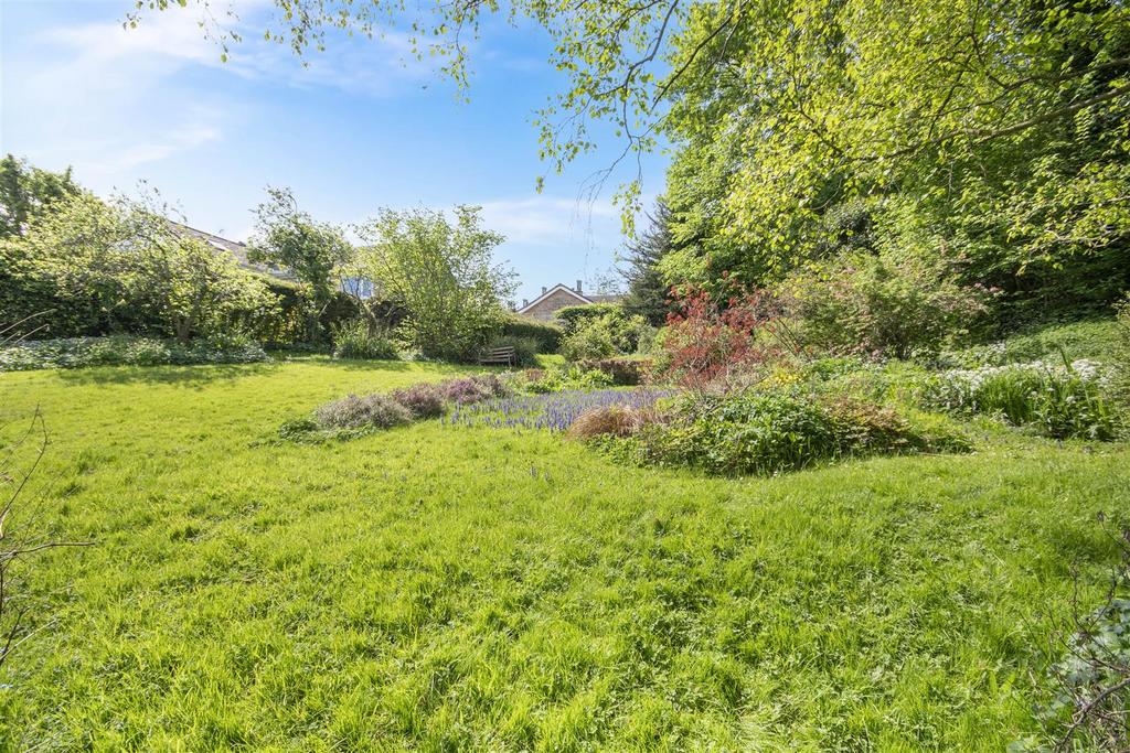 Wyedale Close, Bakewell 2 bed detached bungalow for sale £375,000