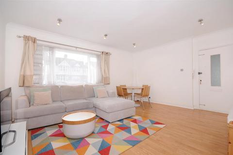 2 bedroom ground floor flat to rent, Grange Road, Ealing, W5
