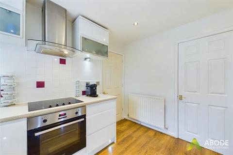 4 Skylark Close, Uttoxeter, ST14 8UA