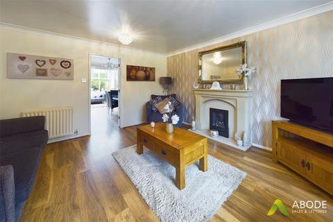 4 Skylark Close, Uttoxeter, ST14 8UA
