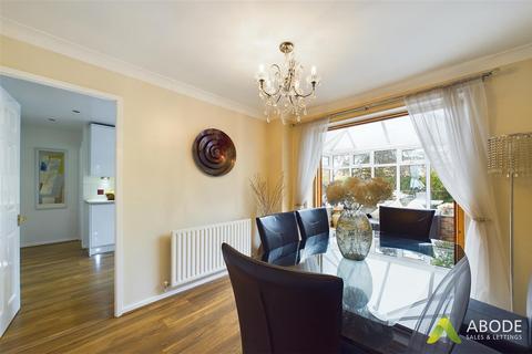 4 Skylark Close, Uttoxeter, ST14 8UA