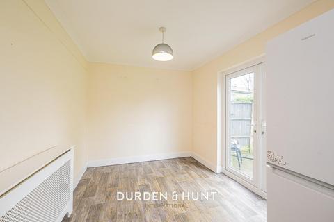 11 Ravensbourne Crescent, Romford, RM3 0UD