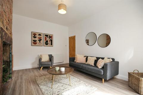 2 bedroom flat to rent, Raby Street, Gateshead NE8