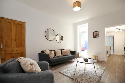 2 bedroom flat to rent, Raby Street, Gateshead NE8
