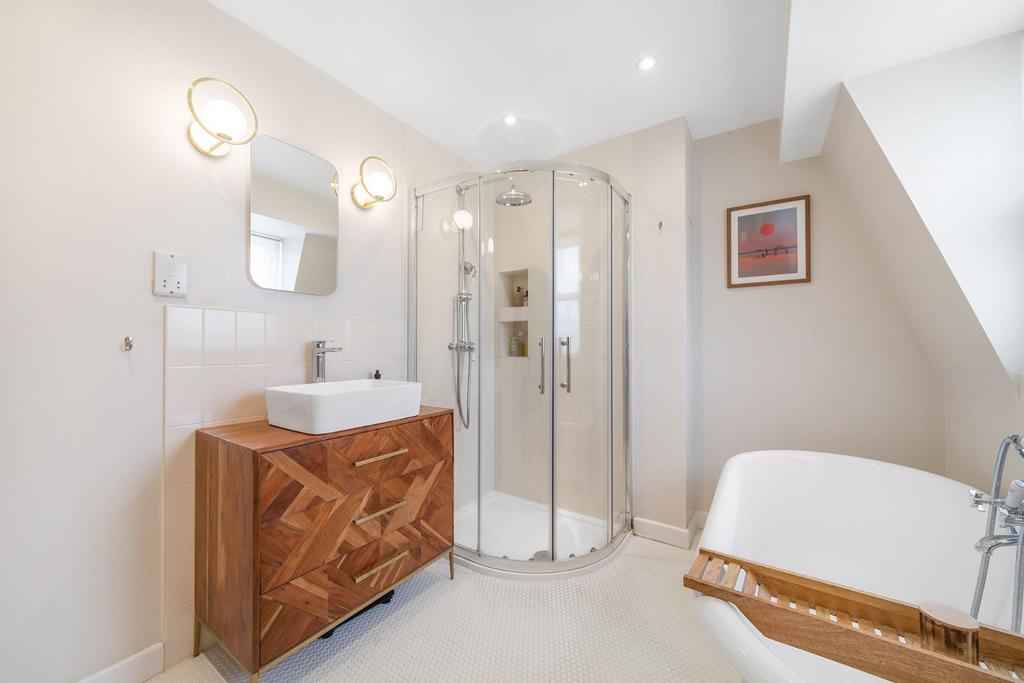 Bathroom Top (2).jpg