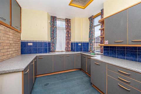 6 bedroom flat for sale, Victoria Road, Kirkcaldy
