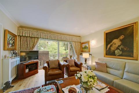 2 bedroom flat for sale, High Firs, Radlett WD7