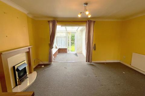 2 bedroom semi-detached bungalow for sale, Kingsway, Liddell Park, Craig y Don, Llandudno